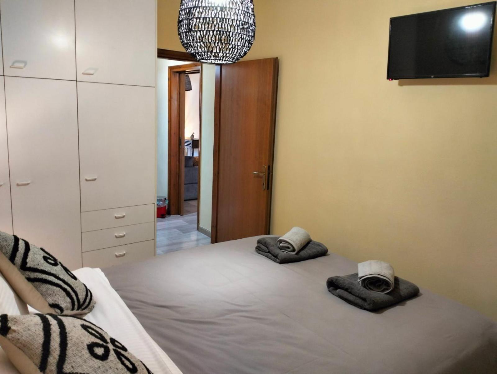 Helens Apartment Tolón Eksteriør bilde